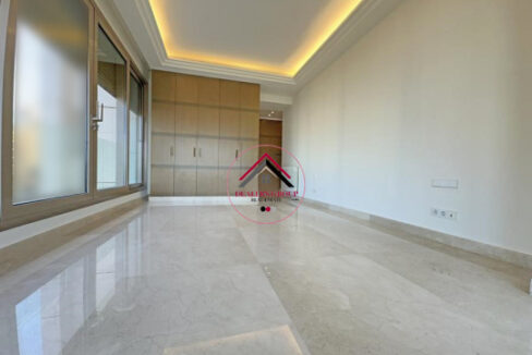 Sea View Modern Apartment for sale in Manara - Ras Beirut