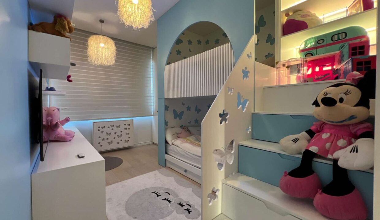 Prestigious Apartment with Panoramic Open Views for Sale in Achrafieh