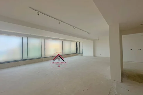 High floor wonderful apartment for sale in Ramlet el Bayda