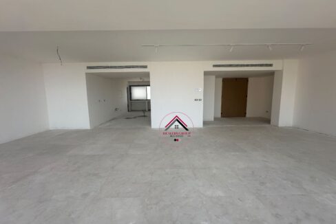 High floor wonderful apartment for sale in Ramlet el Bayda