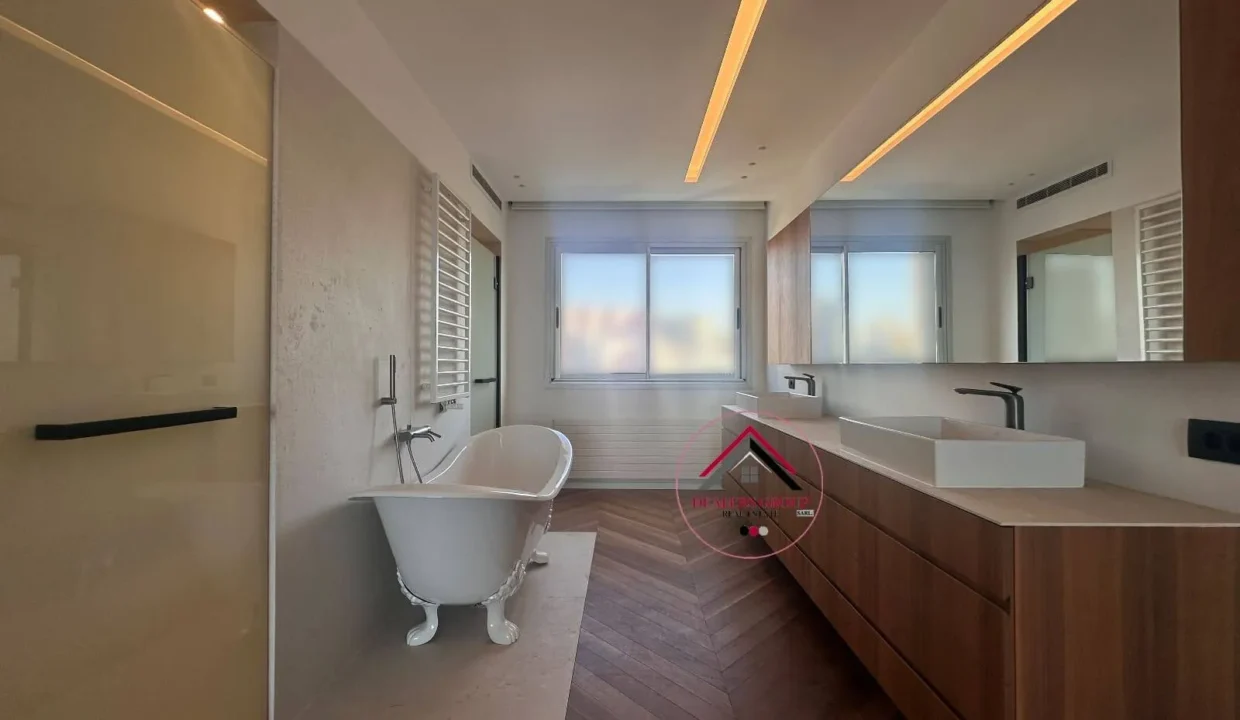 Sea View Modern Apartment for sale in Raouche - Beirut