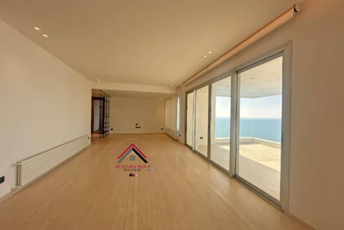 Sea View Modern Apartment for sale in Raouche - Beirut