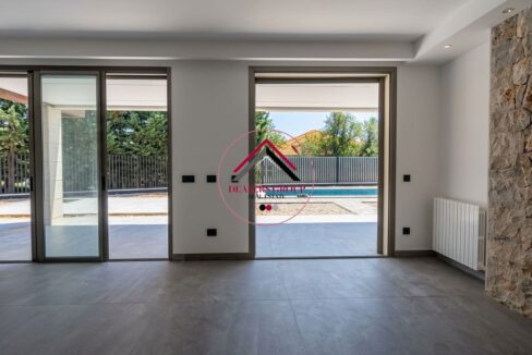 Private Pool & Terrace ! Deluxe Villa for sale in Baabdat - Maten