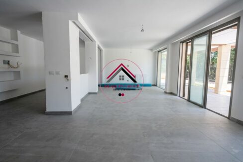Private Pool & Terrace ! Deluxe Villa for sale in Baabdat - Maten