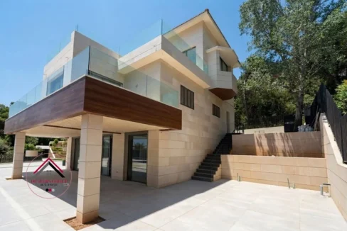 Private Pool & Terrace ! Deluxe Villa for sale in Baabdat - Maten