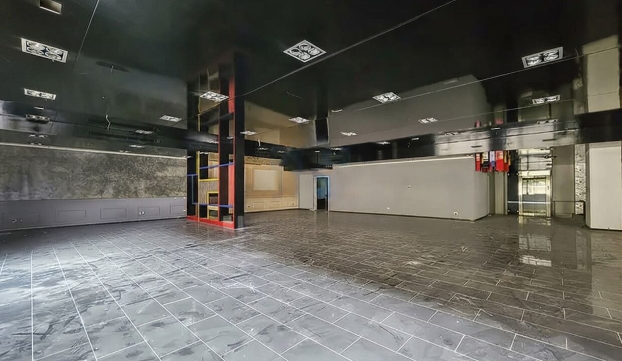 Prime Location Showroom/Shop for Sale in Downtown - Beirut