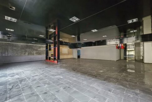 Prime Location Showroom/Shop for Sale in Downtown - Beirut