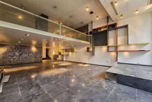 Prime Location Showroom/Shop for Sale in Downtown - Beirut