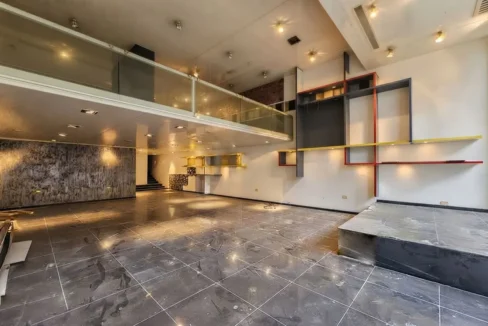 Prime Location Showroom/Shop for Sale in Downtown - Beirut