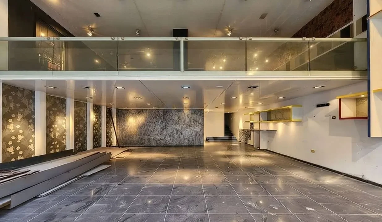 Prime Location Showroom/Shop for Sale in Downtown - Beirut