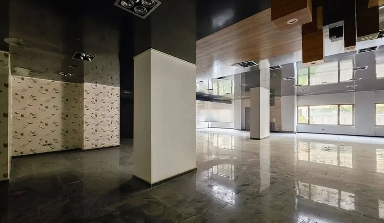 Prime Location Showroom/Shop for Sale in Downtown - Beirut