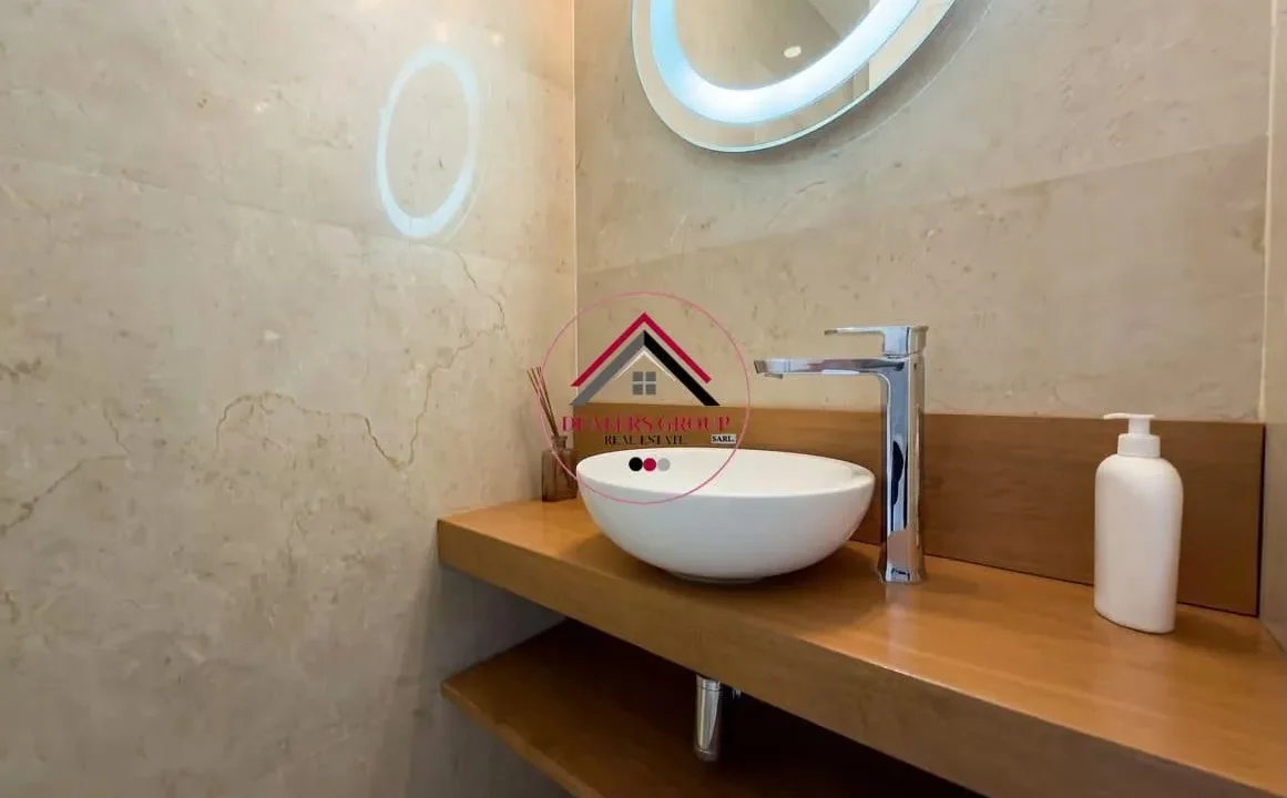 Prime Location High Floor apartment for sale in Hamra - Ras Beirut