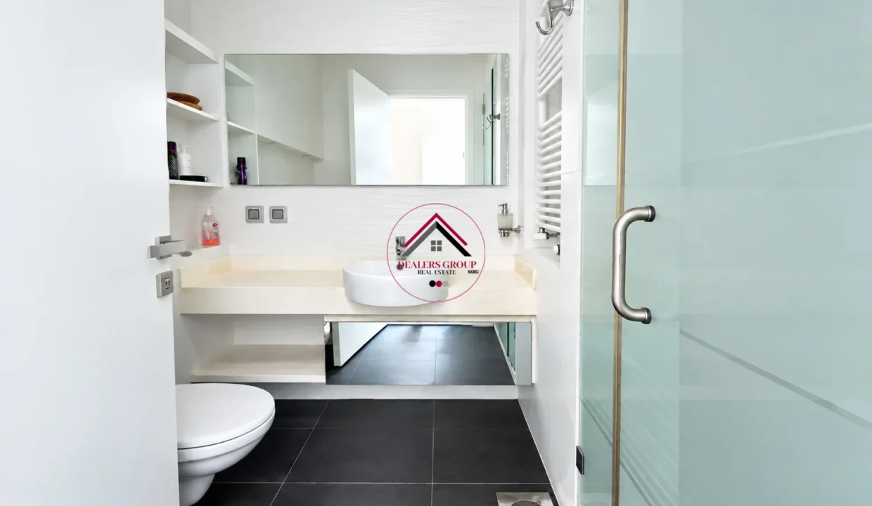 Prime Location Apartment for sale in Manara
