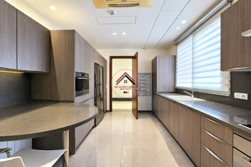 Prime Location Apartment for sale in Manara