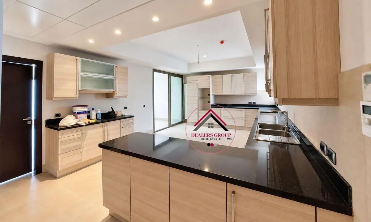Sea View Deluxe Apartment for sale in Clemenceau