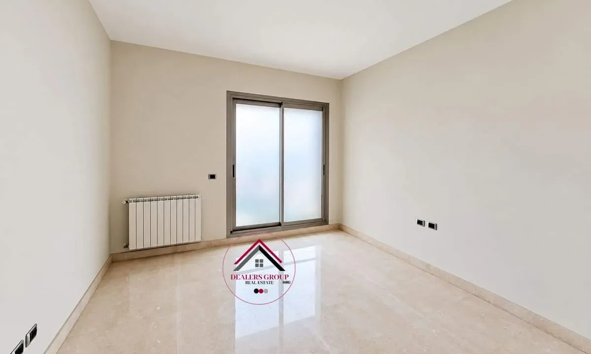 Sea View Deluxe Apartment for sale in Clemenceau