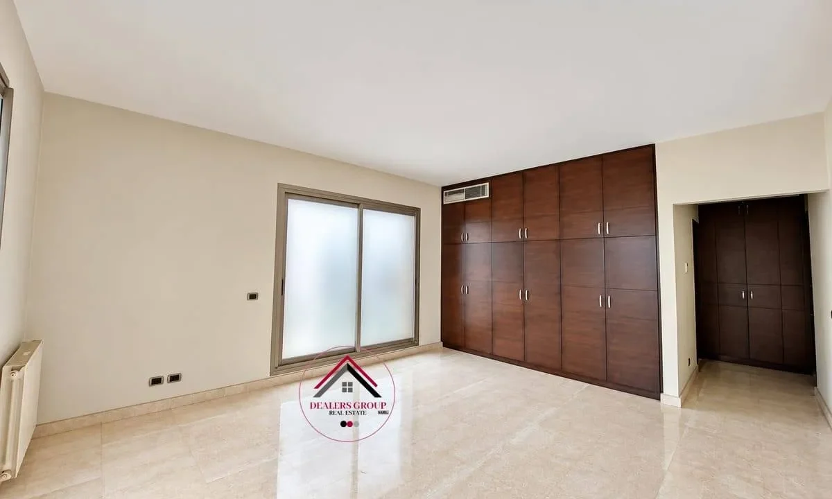 Sea View Deluxe Apartment for sale in Clemenceau