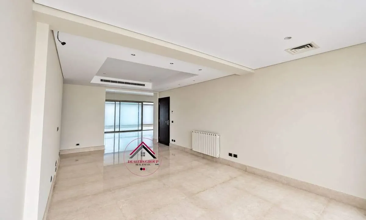 Sea View Deluxe Apartment for sale in Clemenceau