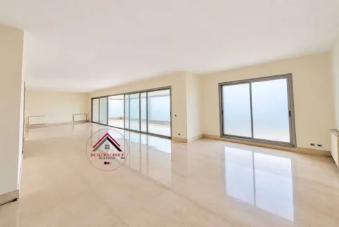 Sea View Deluxe Apartment for sale in Clemenceau
